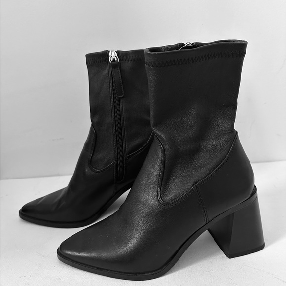 Like NEW-Zara ladies LEATHER ankle boots - Picture 4 of 10